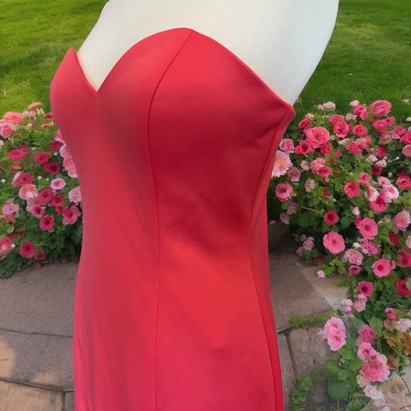 Royal Queen Sweetheart Neckline Strapless Evening Gown Size 12 Coral Pink - Picture 6 of 16